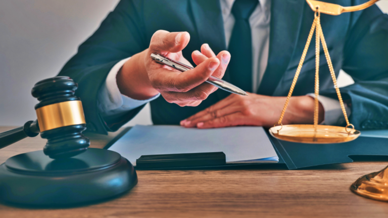 El derecho a un abogado de oficio en la jurisdicción laboral: ¿Qué debes saber?